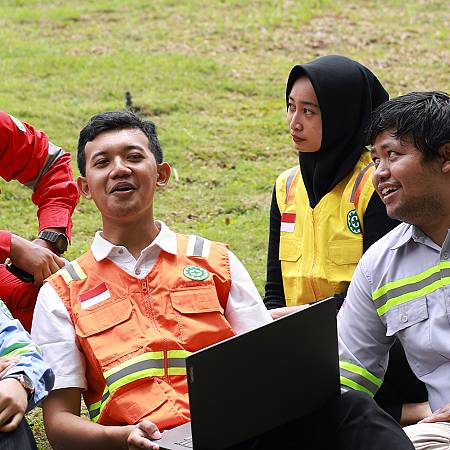 Lebih dari Sekadar Pakaian, tetapi Perlindungan