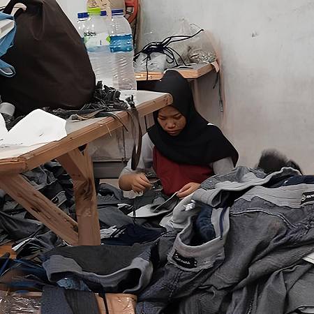 Gotong Royong Modern: Menghidupkan Kembali Jati Diri Ekonomi Bangsa Melalui UMKM